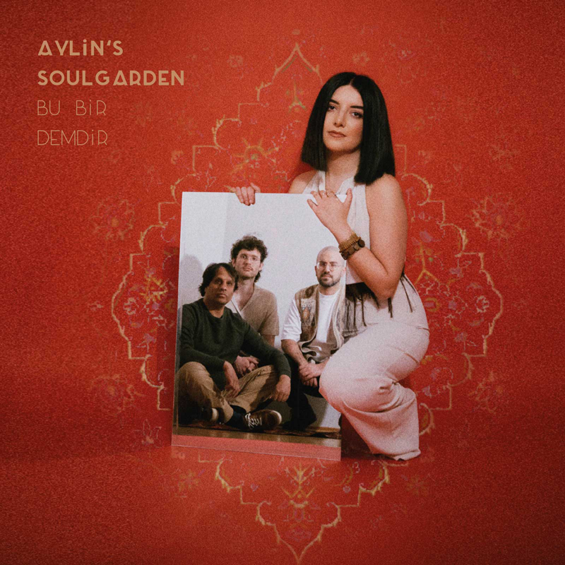 Aylin's Soulgarden - Bu Bir Demdir cover artwork. Aylin holding an enlarged photo of her band over a red background.