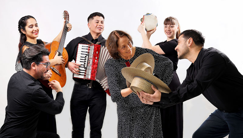 Conjunto Cuncumén band photo