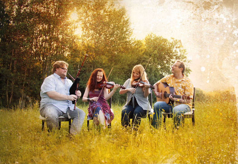 German band Deitsch: Steffen Gabriel, Gudrun Walther, Barbara Hintermeier, Jürgen Treyz. Photo courtesy of Deitsch.