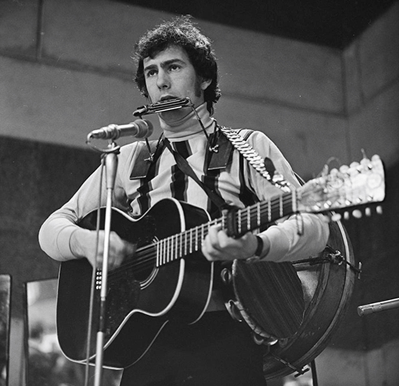 By Photograph by A. Vente or A & F. van Geelen - Don Partridge. Dutch TV programme Fenklup, recorded 8 March 1968, broadcast 15 March 1968., CC BY-SA 3.0, https://commons.wikimedia.org/w/index.php?curid=58450034