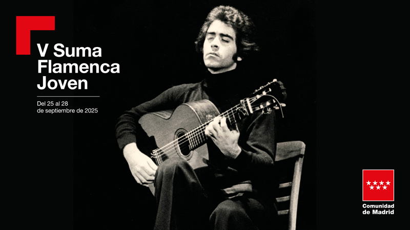 Suma Flamenca Joven poster. A black and white photo of a guitarist stting on a chair.