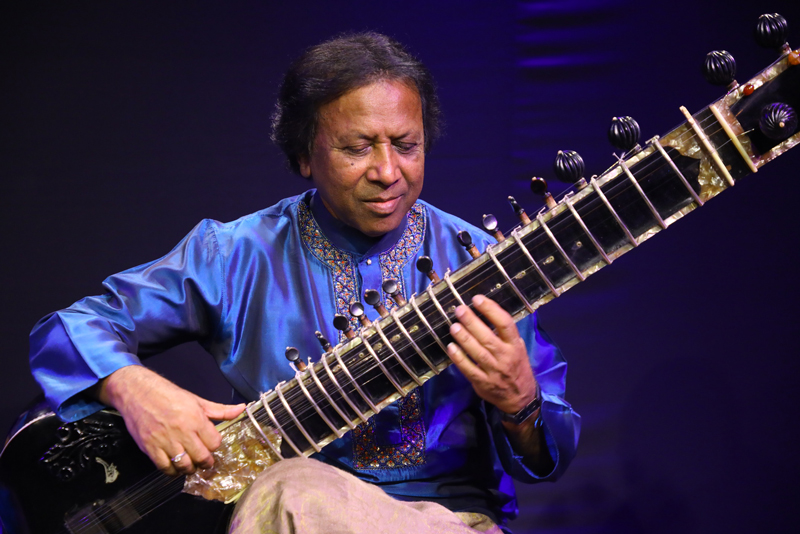 Ustad Shahid Parvez playing sitar