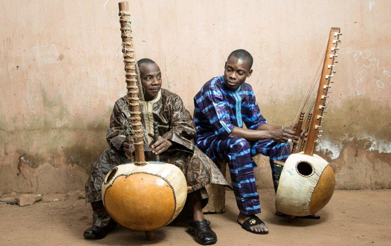 Toumani and Sidiki Diabate - Photo by Youri Lenquette