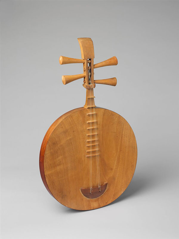 Chinese yueqin (月琴), 19th century. The Crosby Brown Collection of Musical Instruments, 1889. courtesy of The Metropolitan Museum of Art.